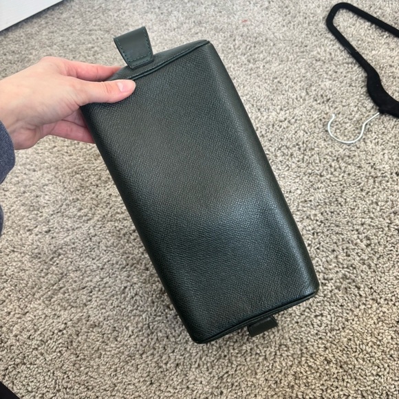 Authentic Louis Vuitton Taiga Trousse Toilette PM Clutch Bag Green - Picture 7 of 15